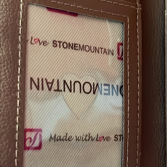 Stone Mountain Pebble Grain Leather Large Tri-Fold Wallet with Wristlet NWOT - Picture 5 of 8